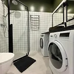 Malenkaja Italy S Terrasoi Na Krushe Lägenhet Odessa