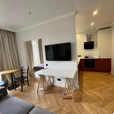 Malenkaja Italy S Terrasoi Na Krushe アパート *