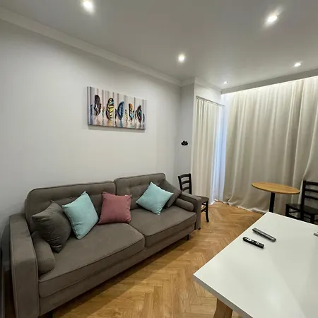 Malenkaja Italy S Terrasoi Na Krushe オデッサ