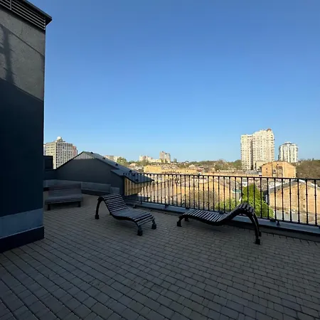 アパート Malenkaja Italy S Terrasoi Na Krushe オデッサ