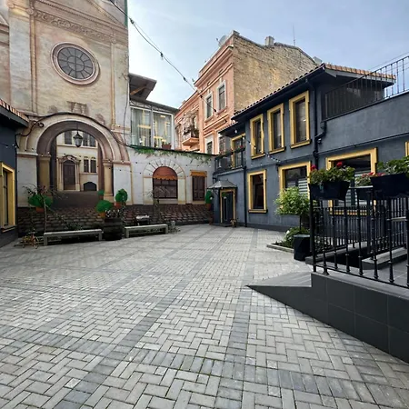 Malenkaja Italy S Terrasoi Na Krushe *