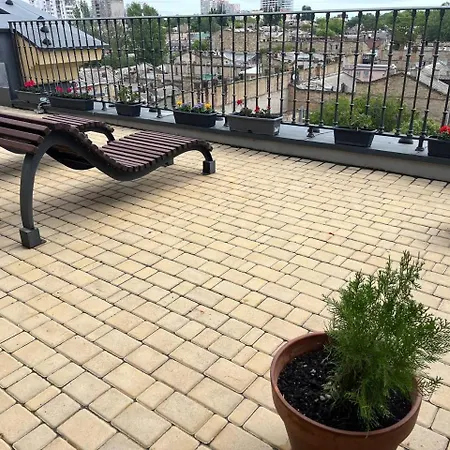アパート Malenkaja Italy S Terrasoi Na Krushe オデッサ