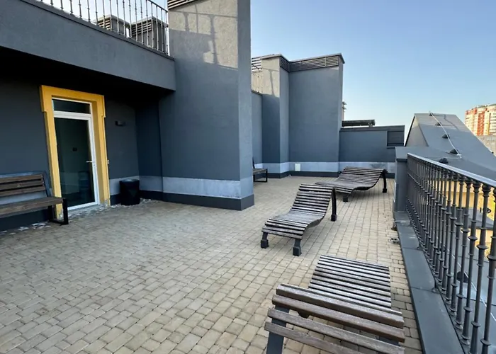 Malenkaja Italy S Terrasoi Na Krushe Apartman