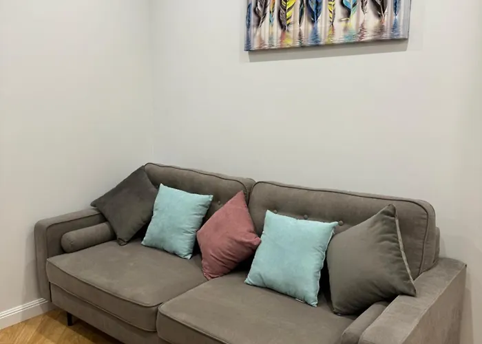 Malenkaja Italy S Terrasoi Na Krushe Apartman *