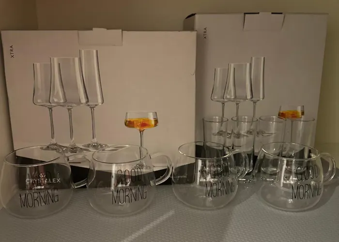 Malenkaja Italy S Terrasoi Na Krushe Apartman *